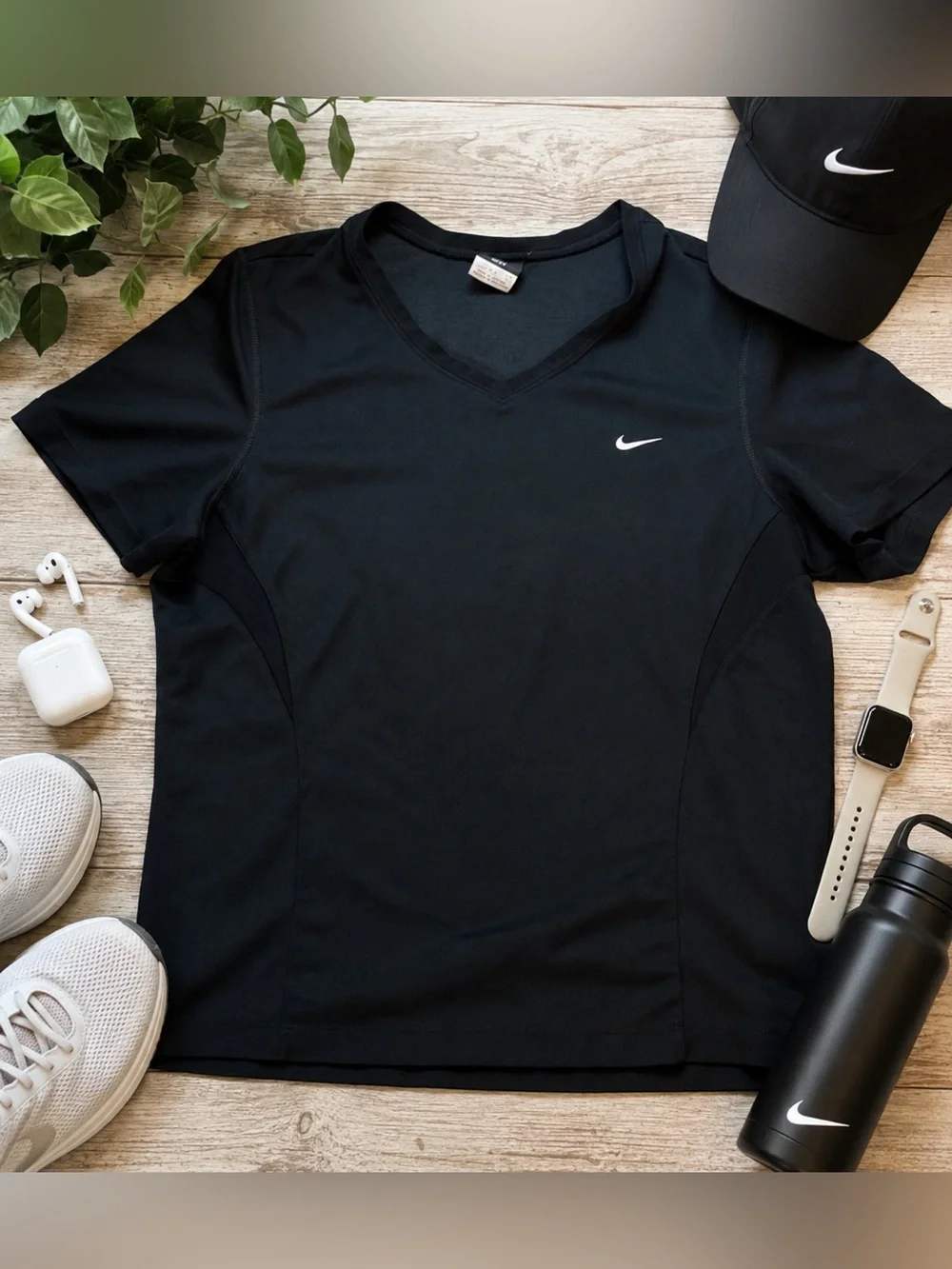 Nike Dri-FIT Black V-Neck Performance Athletic Tee Shirt Women’s Large